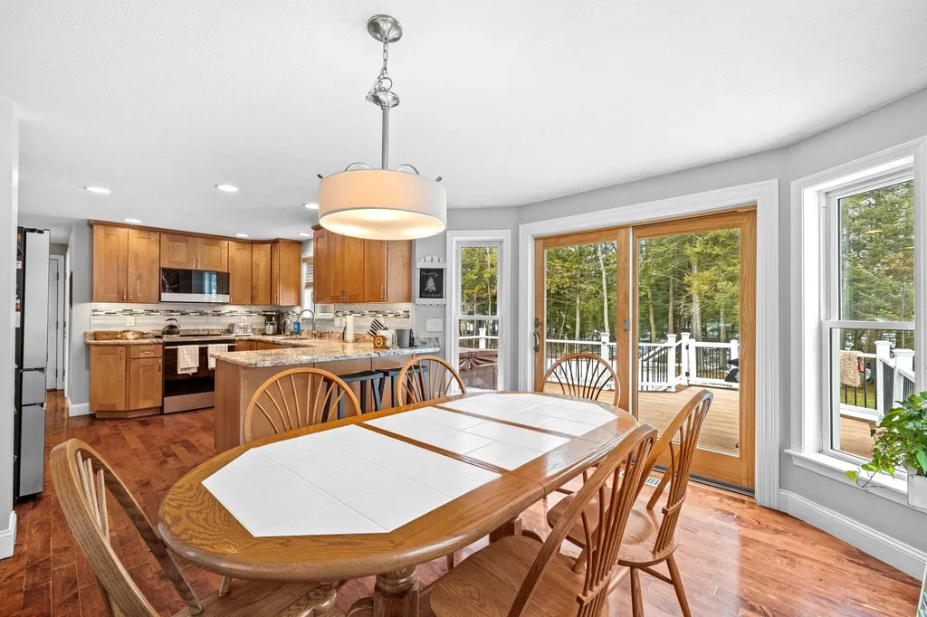 11 Carlisle Drive Litchfield NH 03052