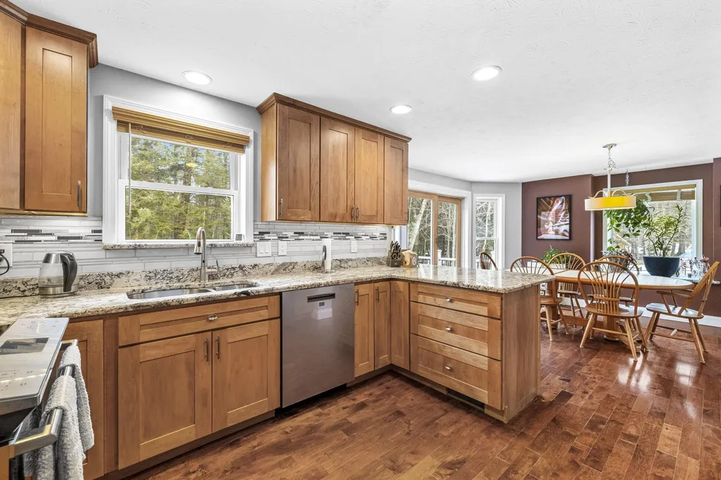 11 Carlisle Drive Litchfield NH 03052