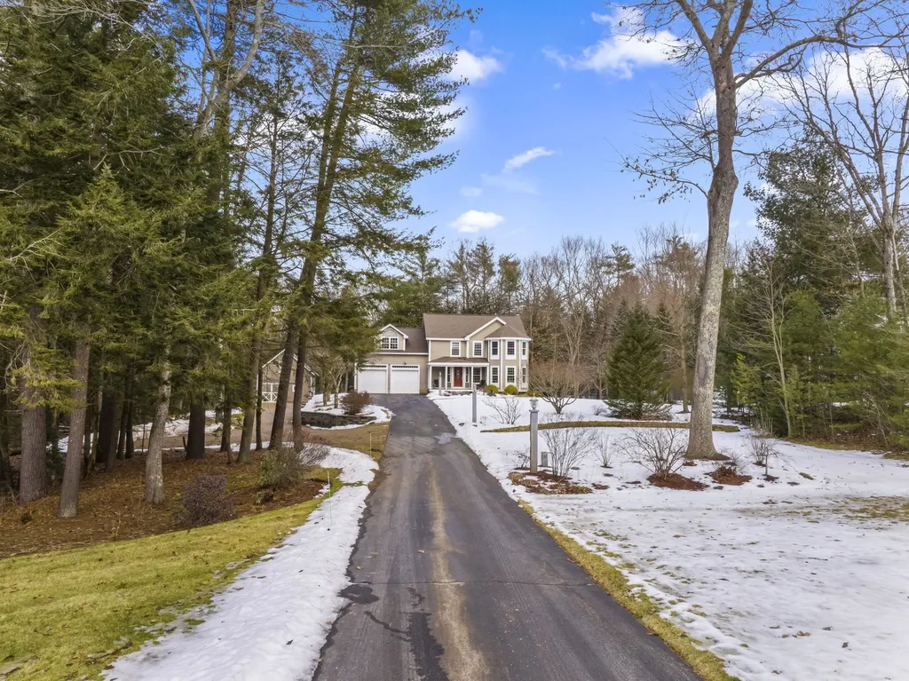 11 Carlisle Drive Litchfield NH 03052