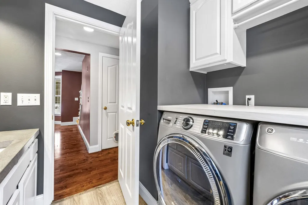 11 Carlisle Drive Litchfield NH 03052