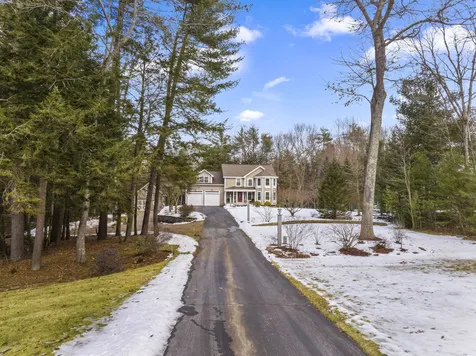 11 Carlisle Drive Litchfield NH 03052