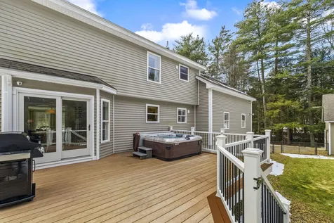 11 Carlisle Drive Litchfield NH 03052