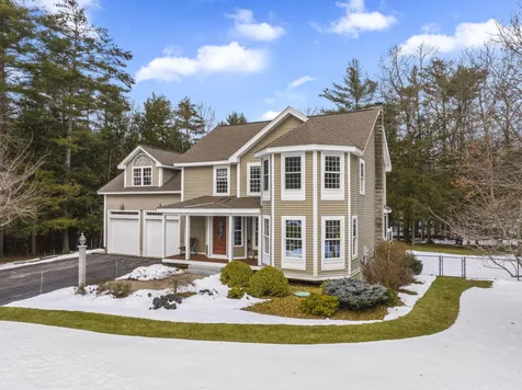 11 Carlisle Drive Litchfield NH 03052