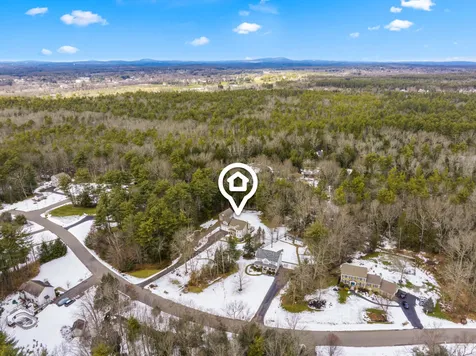 11 Carlisle Drive Litchfield NH 03052