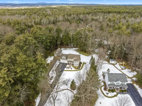 11 Carlisle Drive Litchfield NH 03052