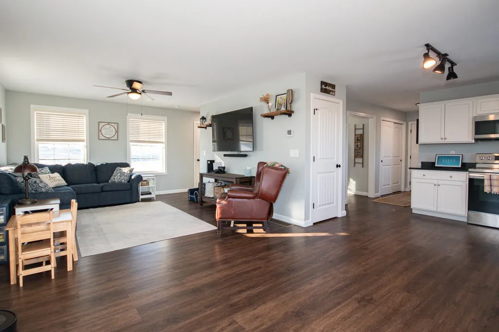 107 Richards Way Farmington NH 03835