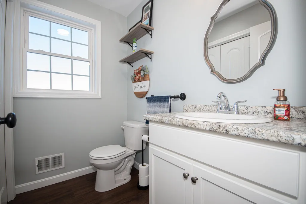 107 Richards Way Farmington NH 03835