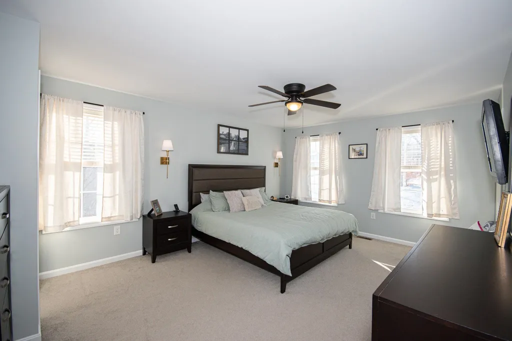 107 Richards Way Farmington NH 03835