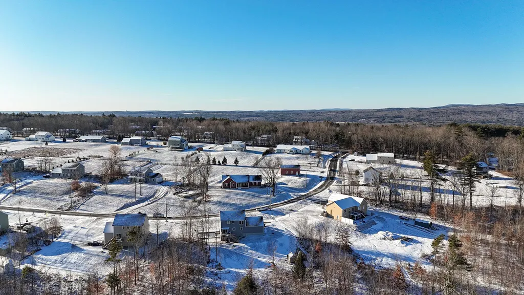 107 Richards Way Farmington NH 03835