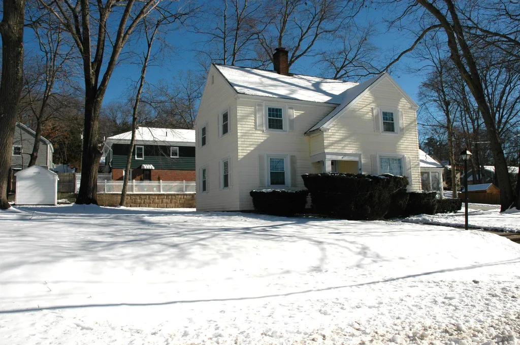 925 Belmont Street Manchester NH 03104