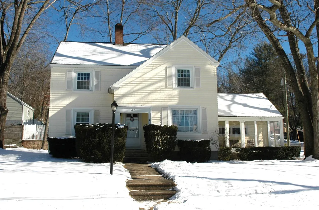 925 Belmont Street Manchester NH 03104