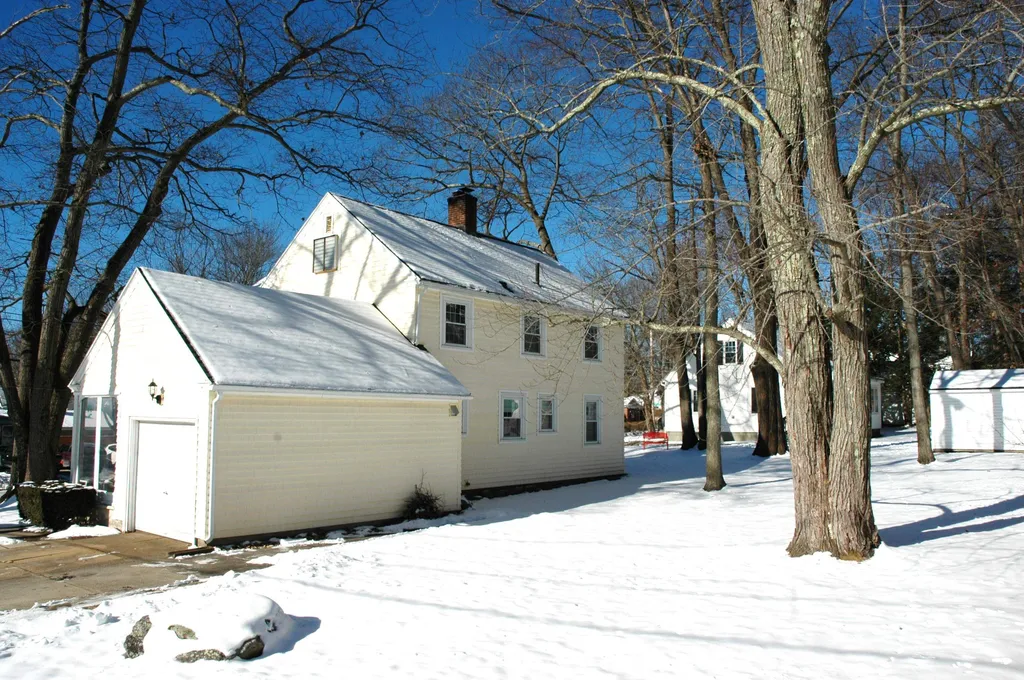 925 Belmont Street Manchester NH 03104