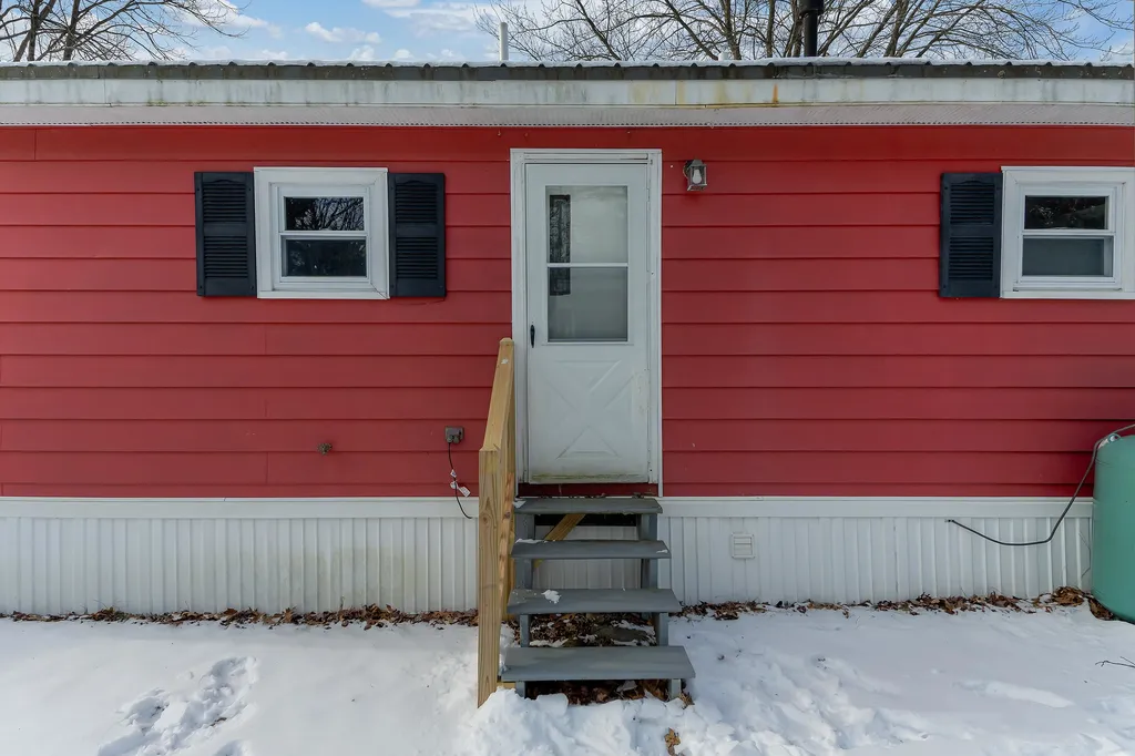 28 Caincrest Road York ME 03909