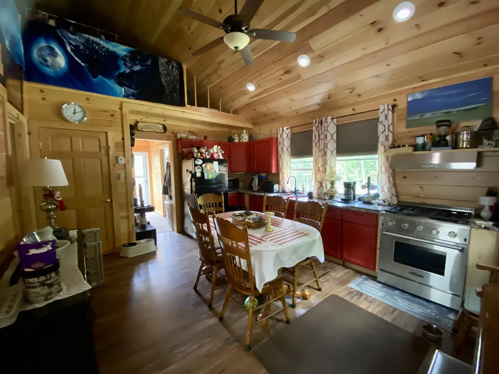 29 Colburn Road Colebrook NH 03576