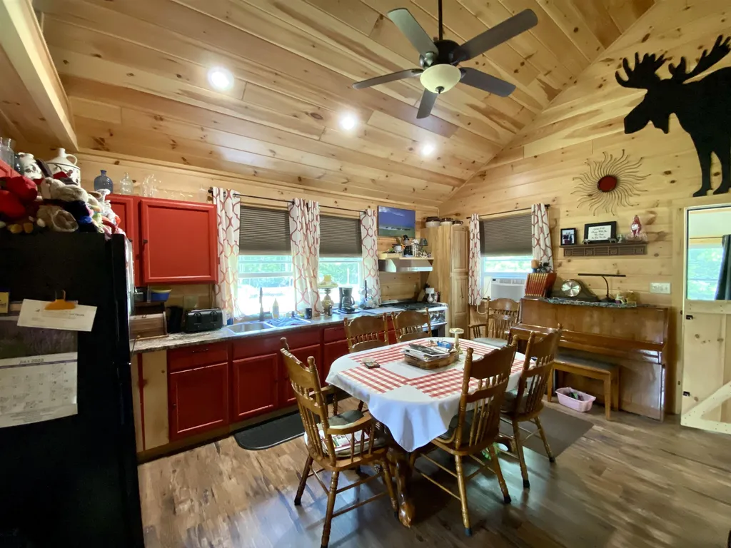 29 Colburn Road Colebrook NH 03576