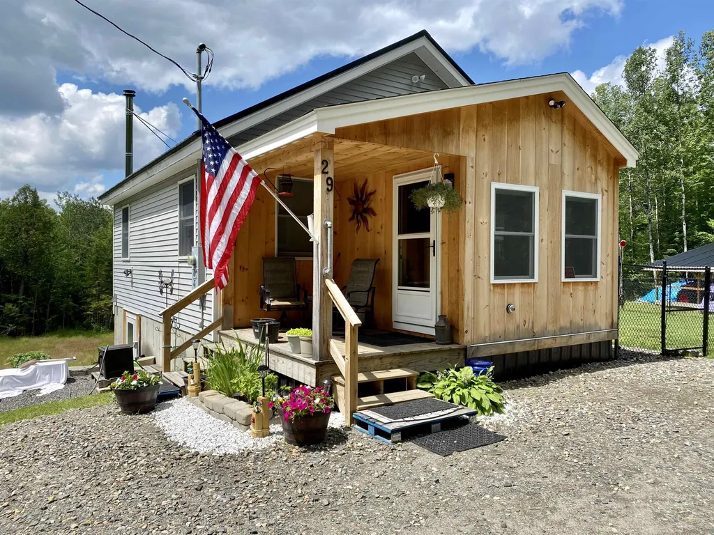 29 Colburn Road Colebrook NH 03576