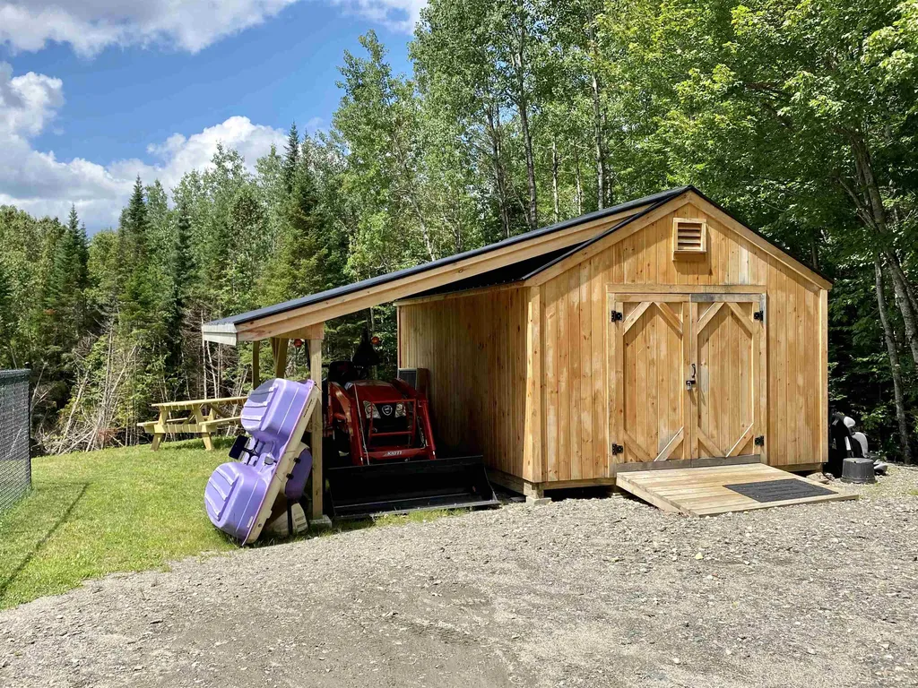 29 Colburn Road Colebrook NH 03576