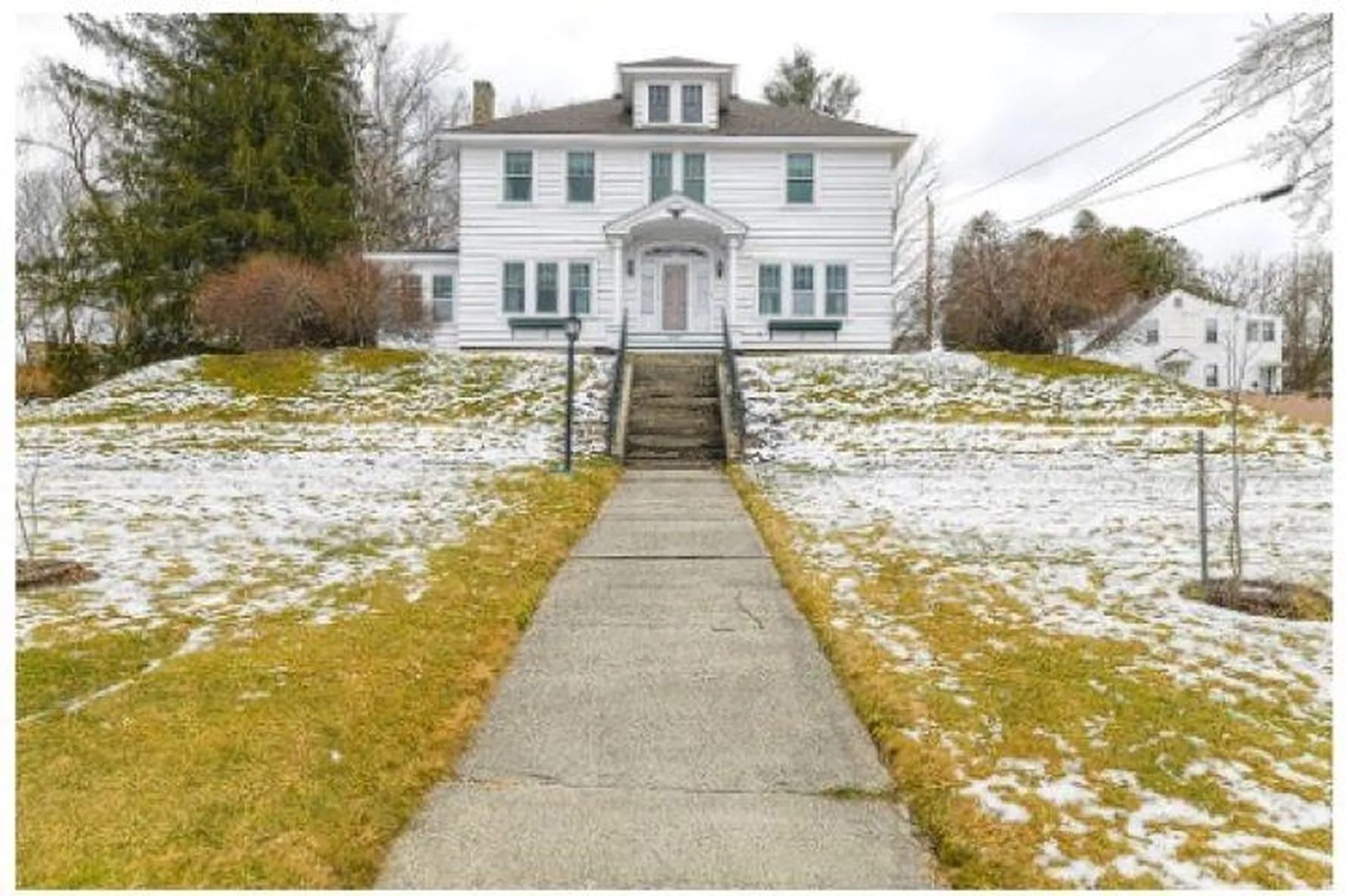 272 Pleasant Street Claremont NH 03743