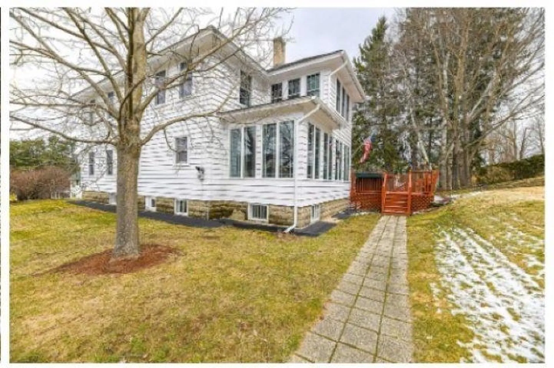 272 Pleasant Street Claremont NH 03743