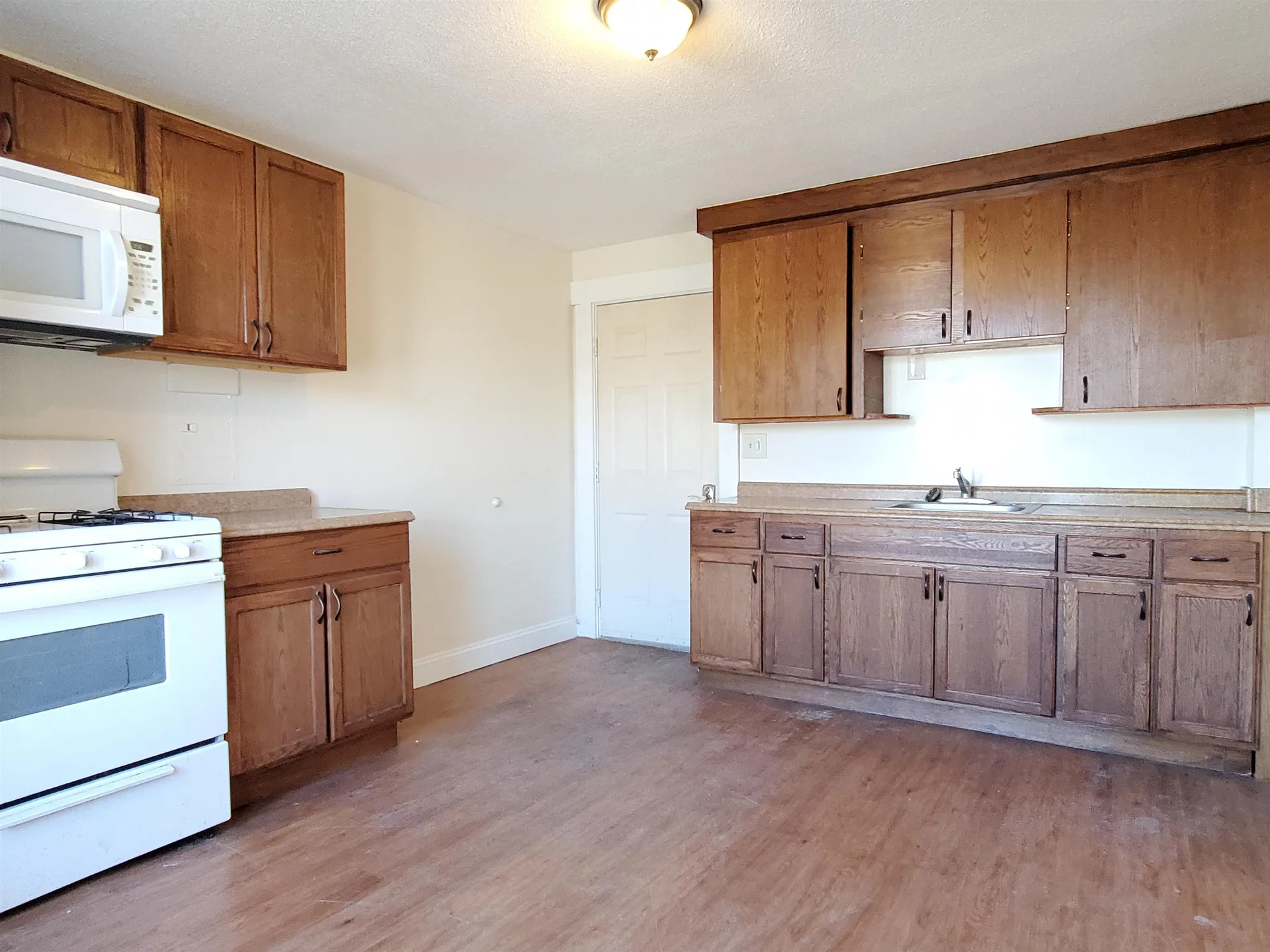 23 Elm Street Nashua NH 03060