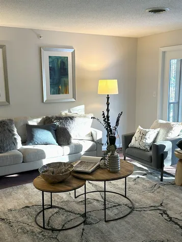 6 Mayfair Lane Nashua NH 03063