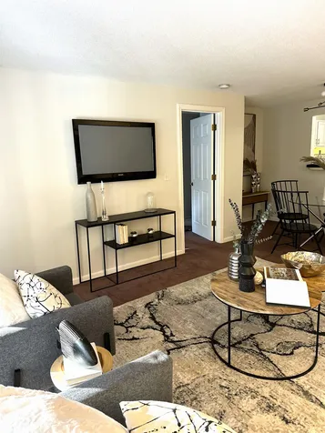 6 Mayfair Lane Nashua NH 03063