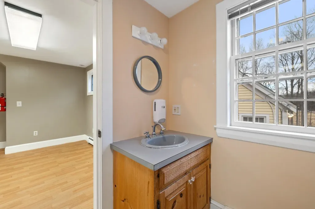 44 Newmarket Road Durham NH 03824