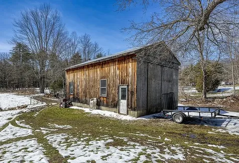 22 Old Chesterfield Road Winchester NH 03470