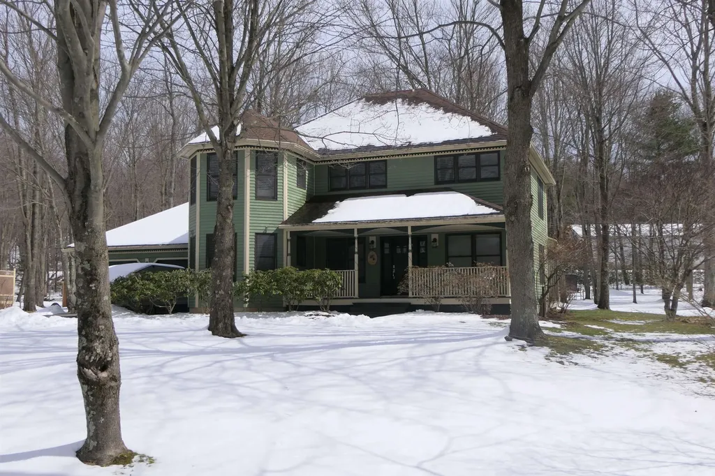 91 Maplewood Avenue Milton VT 05468