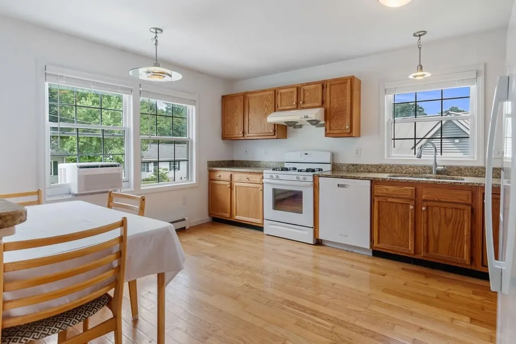 77 Acorn Street Hartford VT 05001