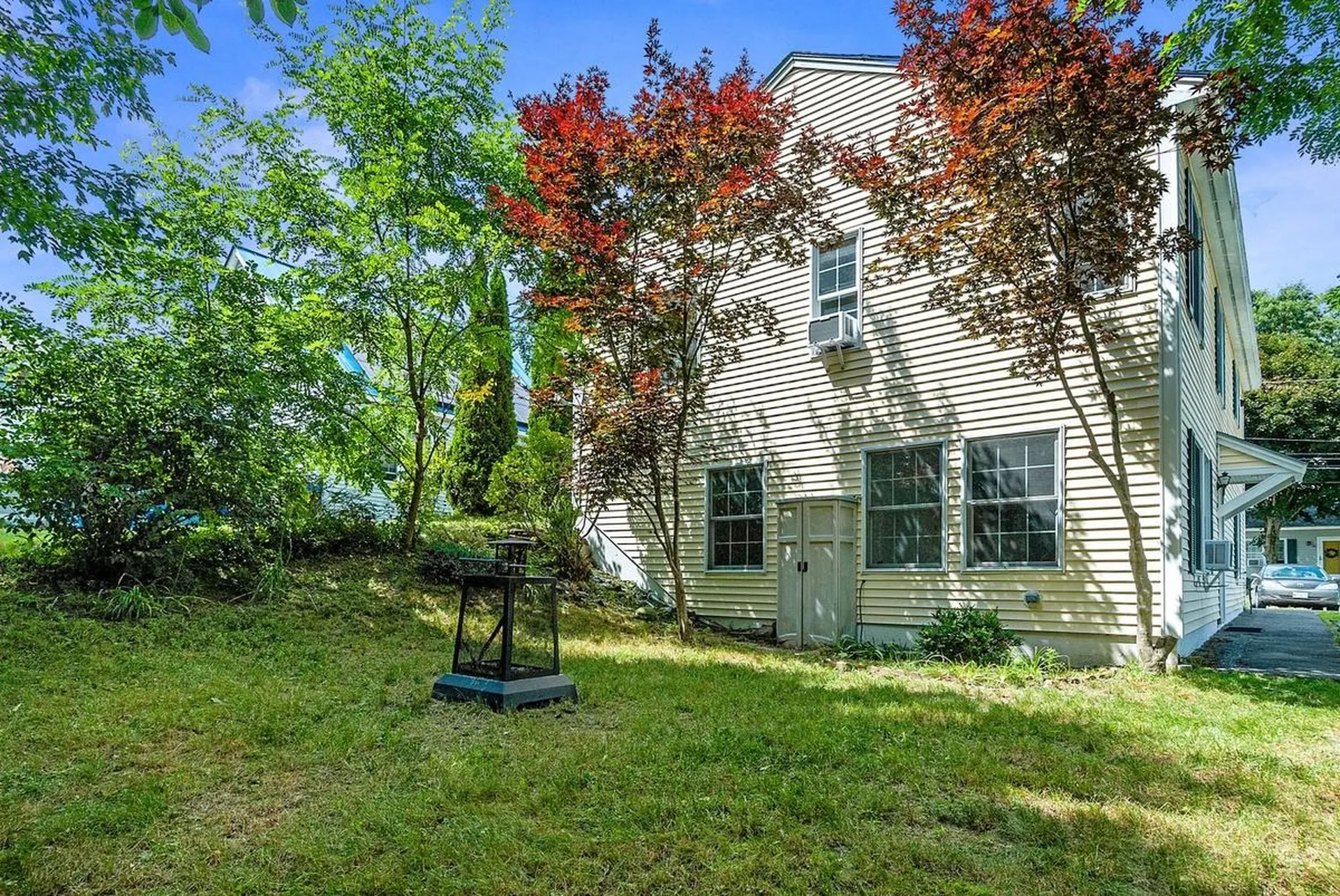 77 Acorn Street Hartford VT 05001