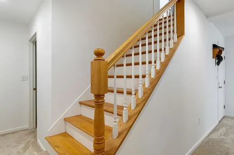 77 Acorn Street Hartford VT 05001