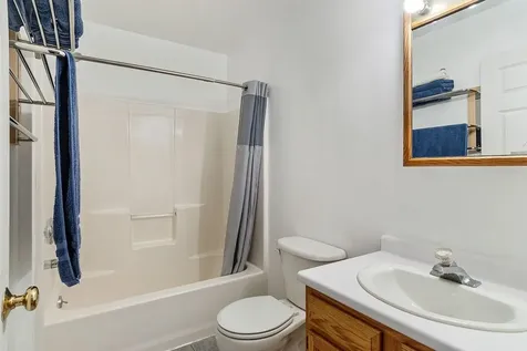 77 Acorn Street Hartford VT 05001