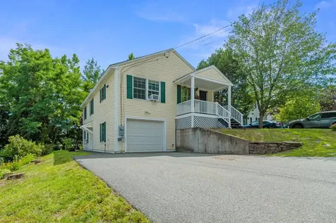 77 Acorn Street Hartford VT 05001