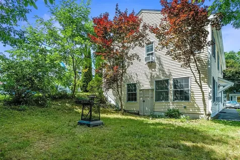 77 Acorn Street Hartford VT 05001