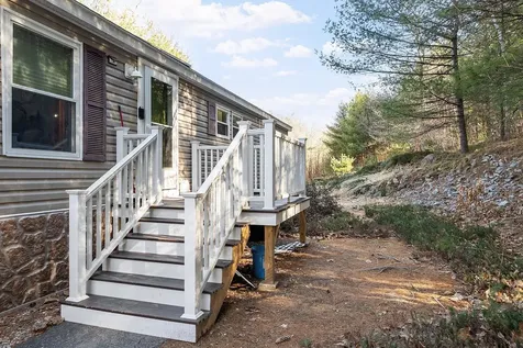 22 Marilyn Drive Allenstown NH 03275