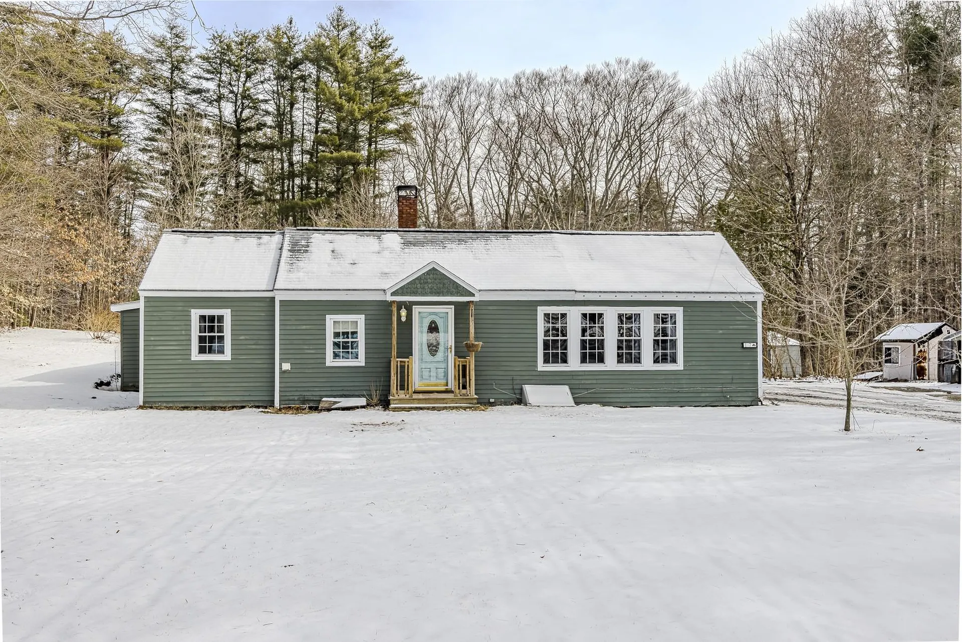 17 New Boston Road Newton NH 03858