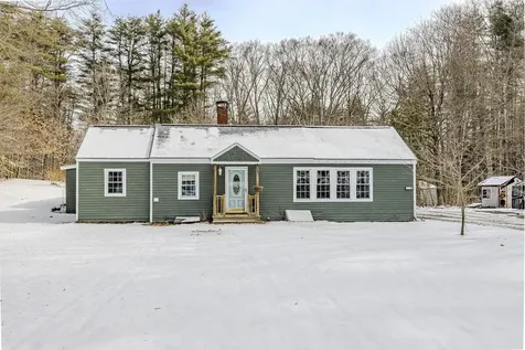 17 New Boston Road Newton NH 03858