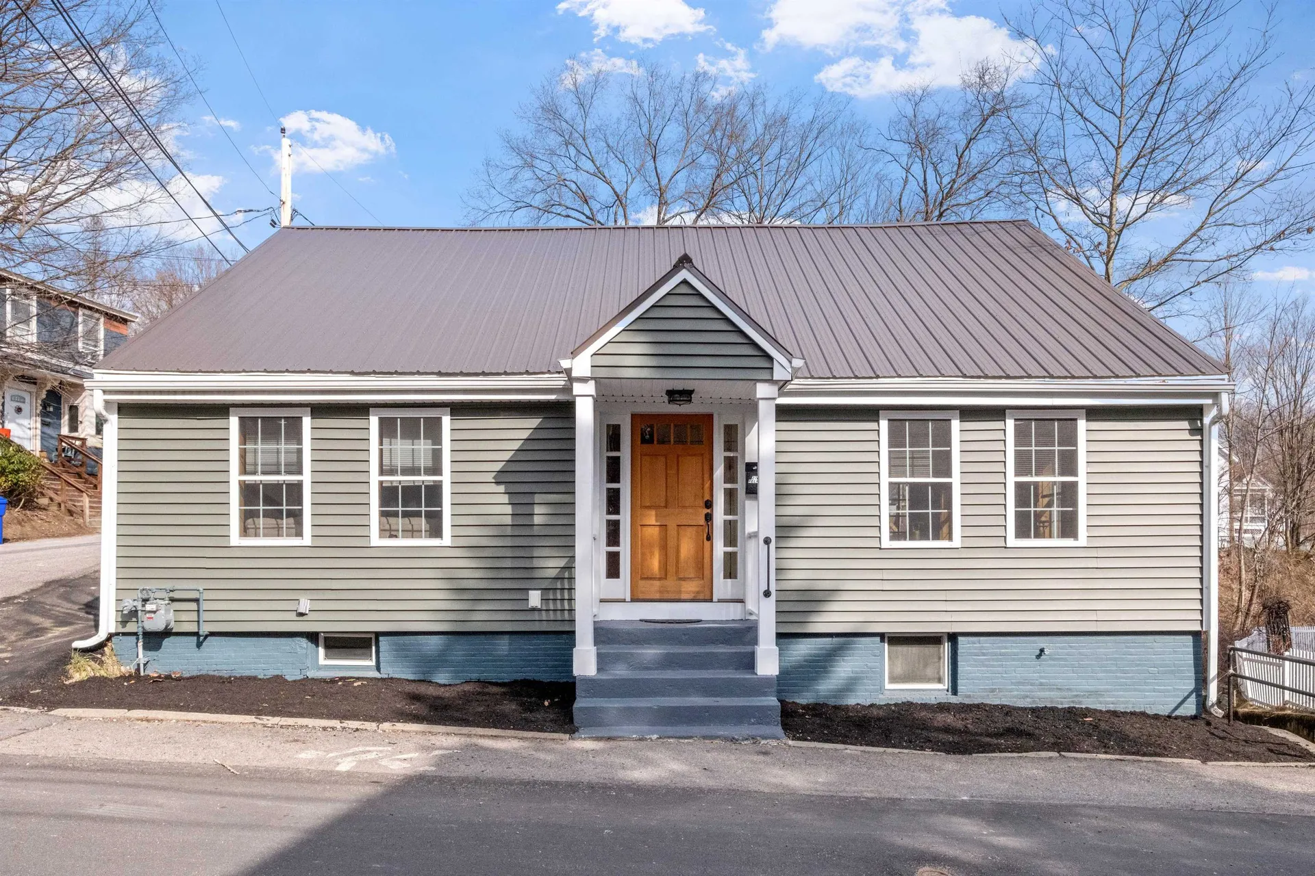 27 Chestnut Street Tilton NH 03276