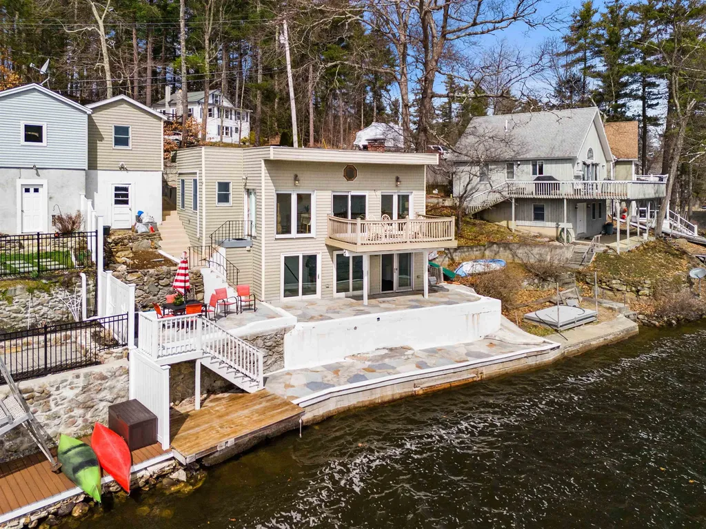 31 Cobbetts Pond Road Windham NH 03087
