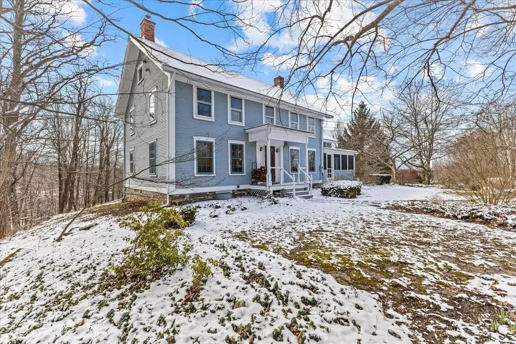 84 Richmond Road Hinesburg VT 05461