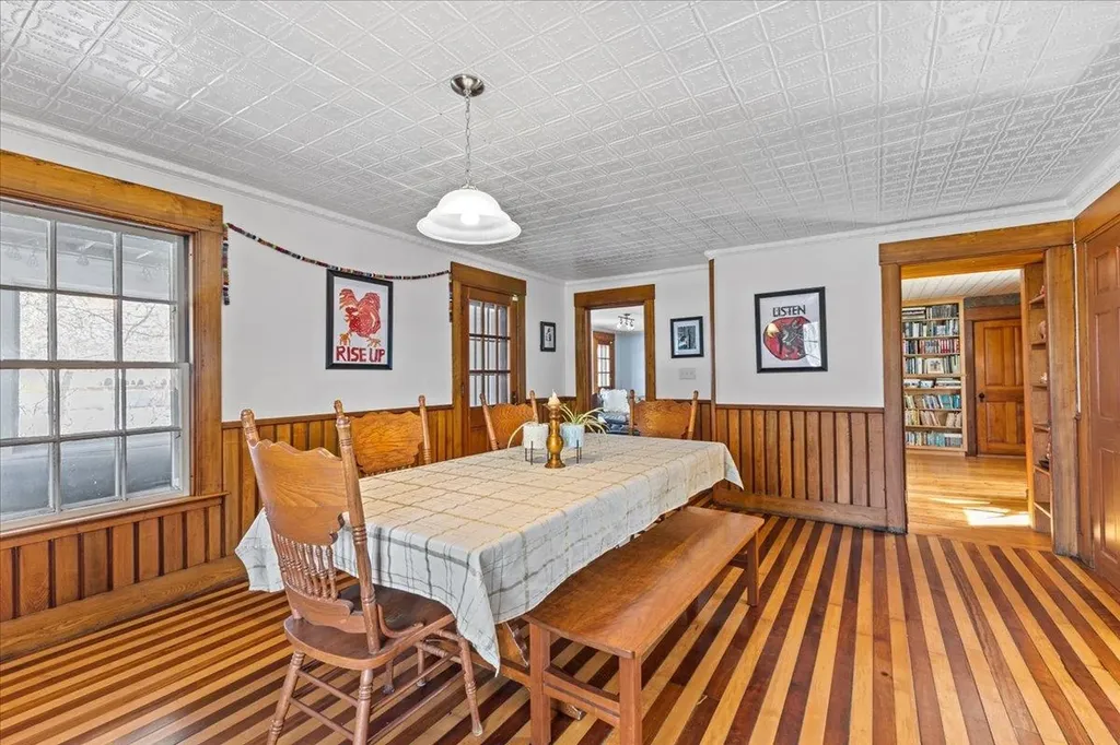 84 Richmond Road Hinesburg VT 05461