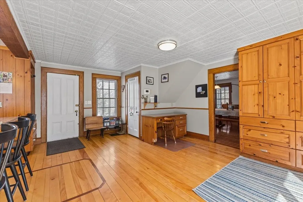 84 Richmond Road Hinesburg VT 05461