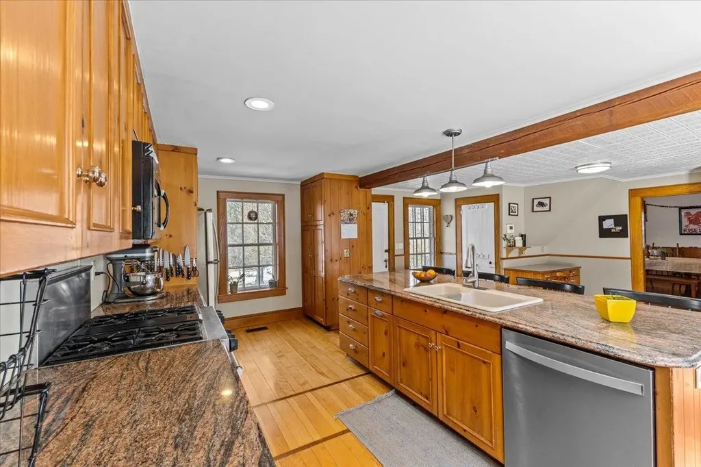 84 Richmond Road Hinesburg VT 05461
