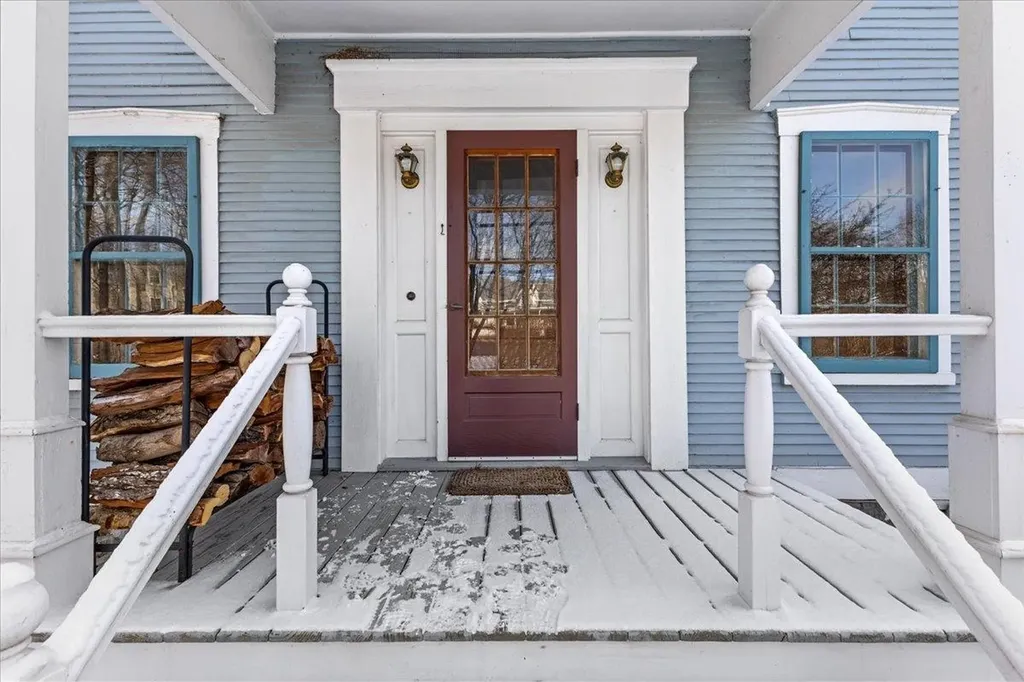 84 Richmond Road Hinesburg VT 05461