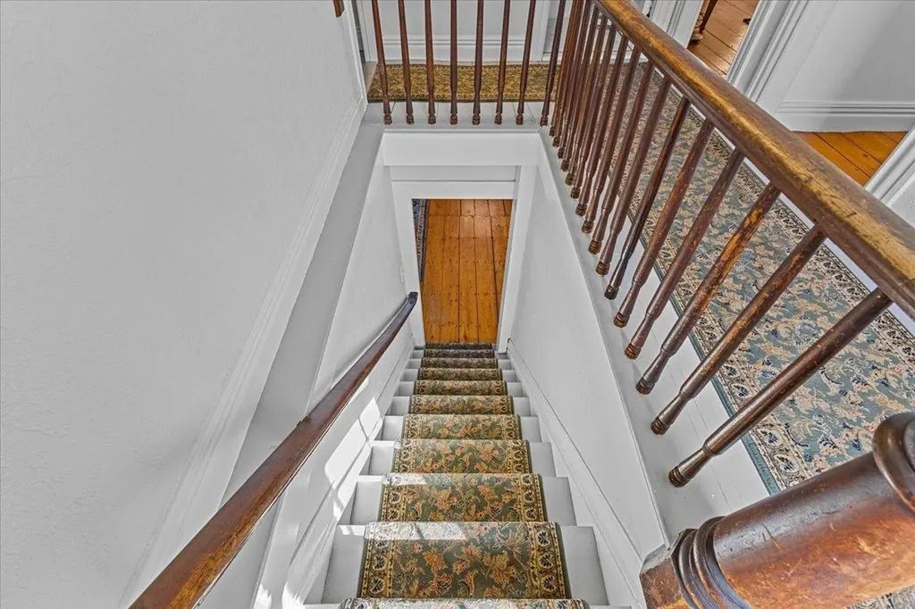 84 Richmond Road Hinesburg VT 05461