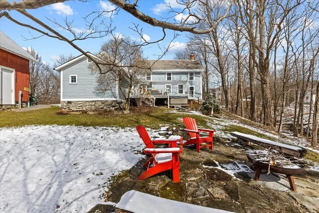 84 Richmond Road Hinesburg VT 05461
