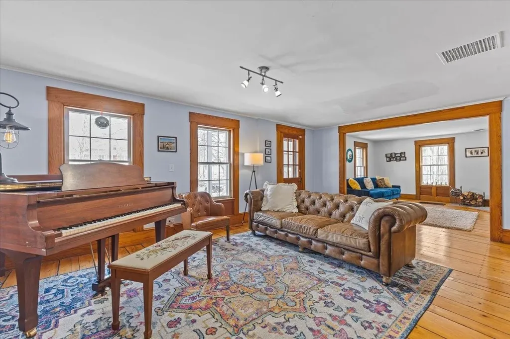 84 Richmond Road Hinesburg VT 05461