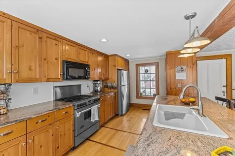 84 Richmond Road Hinesburg VT 05461