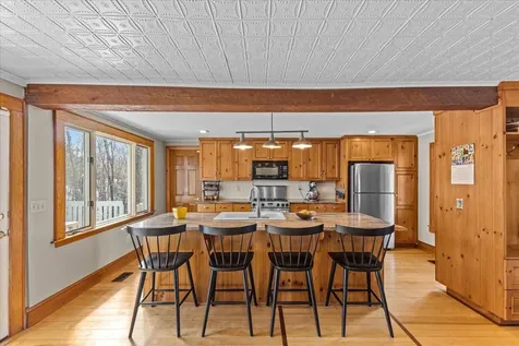 84 Richmond Road Hinesburg VT 05461